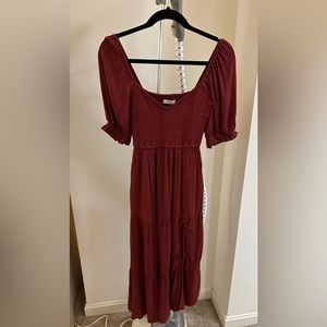 Abercrombie & Fitch burgundy midi dress with side slit and pockets. Small. NWT.